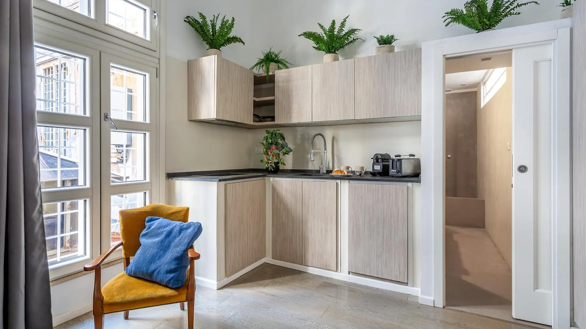 Iflat Modern Flat A Few Steps From The Trevi Fountain Appartement  Rome